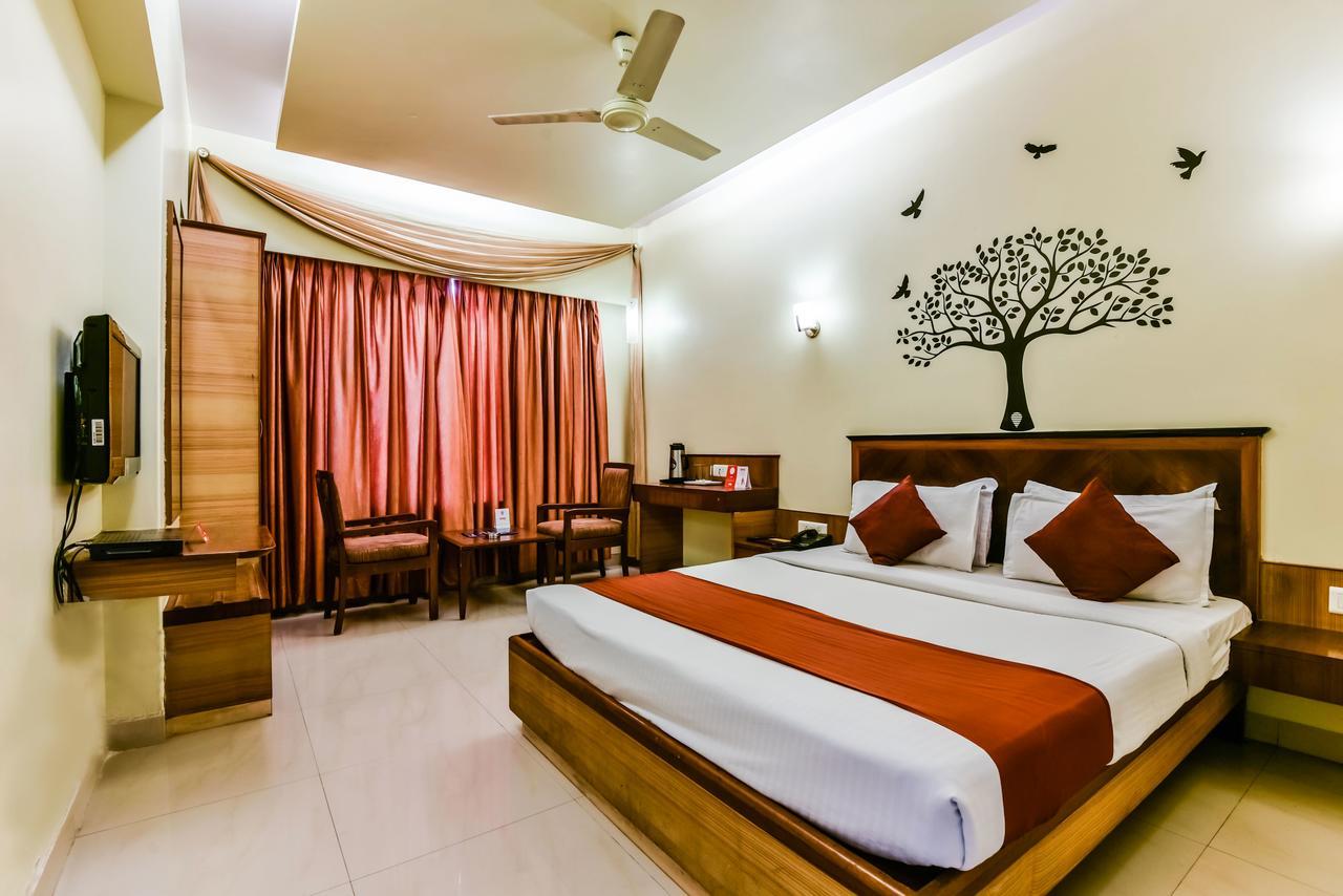 Hotel Dhiraj Thane Exterior photo